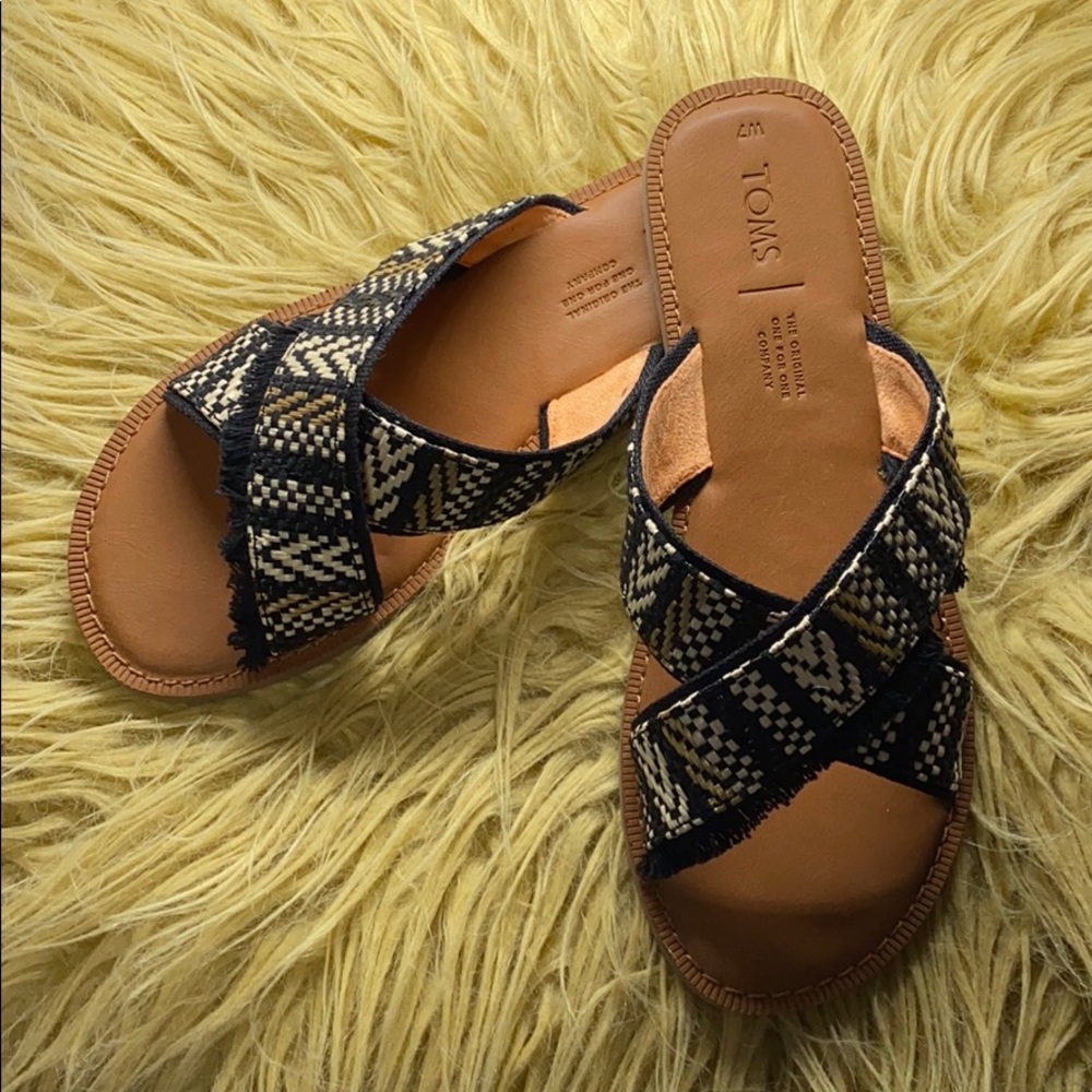 🔥Brand NWT Toms Sandals
